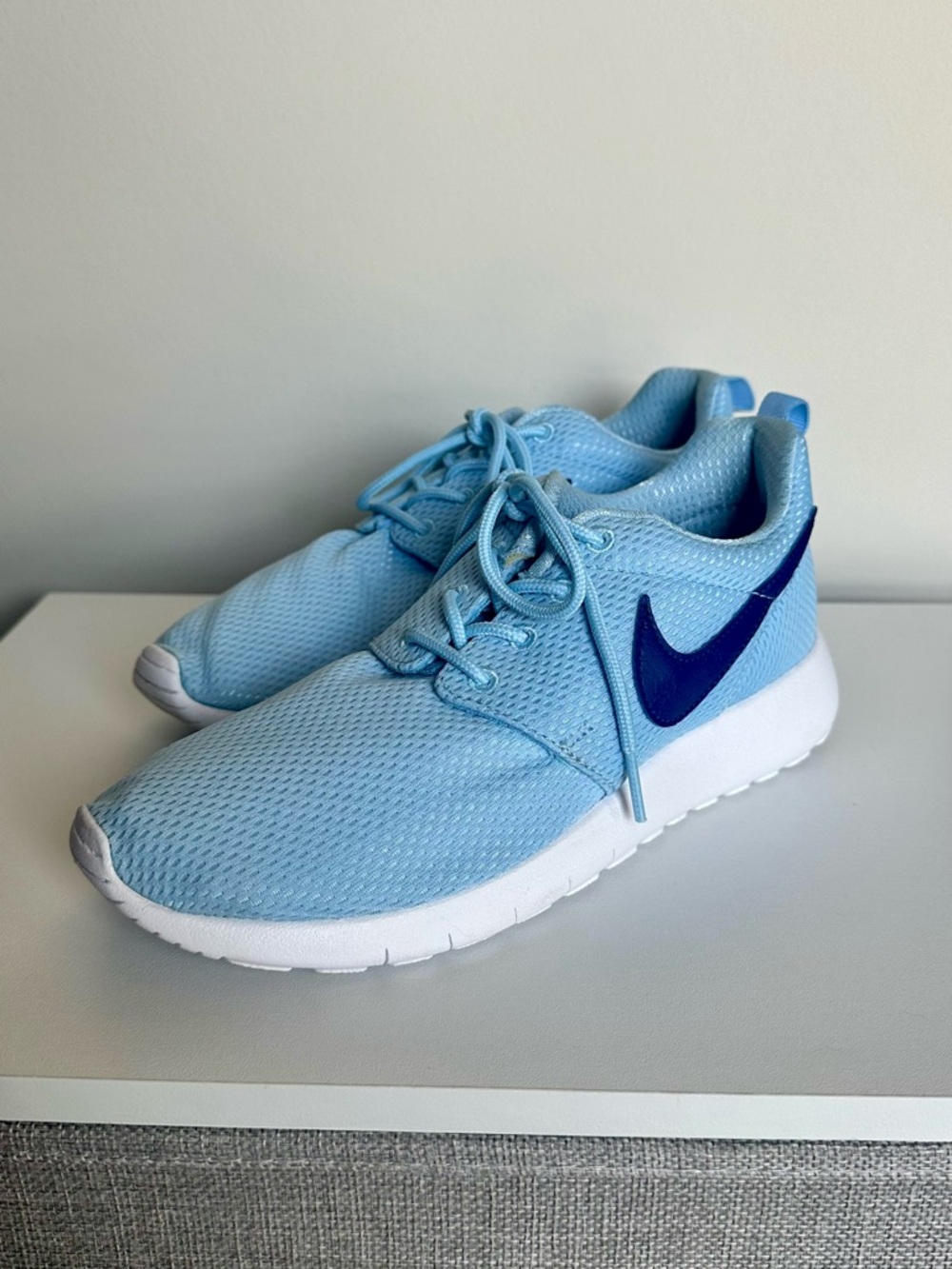 NIKE Roshe One Athletic Sneaker Grade School Size 4.5Y
